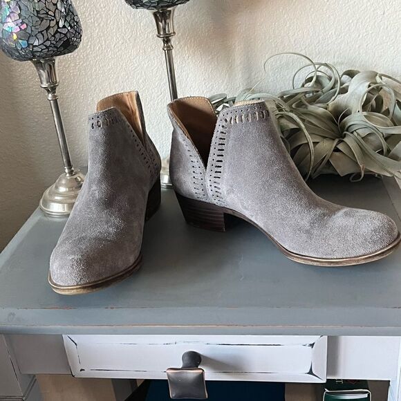 ☘️HP☘️ EUC Lucky Brand Bustina Ankle Booties - Picture 2 of 11
